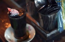 Cara Membuat Kopi Joss Khas Jogja, Minuman Unik Yogyakarta yang Dicampur Arang Panas