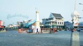 Haven't been to Jogja if you haven't taken photos at Tugu Jogja