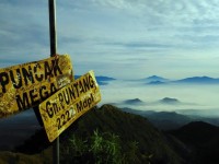 Cerita Mistis Saat Berkemah di Gunung Puntang