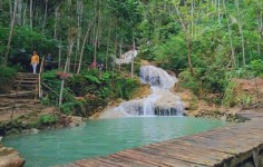 Taman Sungai Mudal, Pancaran Air Terjun yang Berwarna Biru