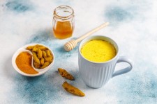 Resep Herbal Kunyit dan Madu Untuk Asam Lambung