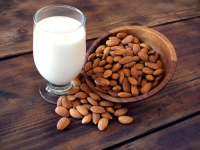 Susu Rendah Kalori,  Cara Membuat Susu Almond