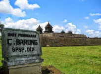 Wisata Candi Barong Memiliki Kala Raksasa di Prambanan