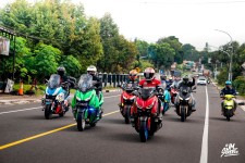 Ribuan Bikers Yamaha  XMax Tumplek Blek di Jogja