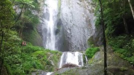 Wisata Air Terjun Alami di Lereng Gunung Wilis