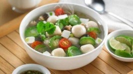 Sayur Oyong Bakso Ikan yang Segar dan Nikmat