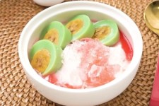 Ide Takjil: Es Puding Pisang Ijo