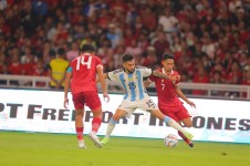 Walaupun Kalah, Lemparan Pratama Arhan Membuat KIper Argentina Kalang Kabut