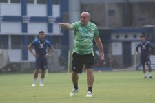 Pelatih Persib Bandung Baru Lepas  Robi Darwis untuk Ikuti TC Timnas U23 Indoensia, Ini Alasannya