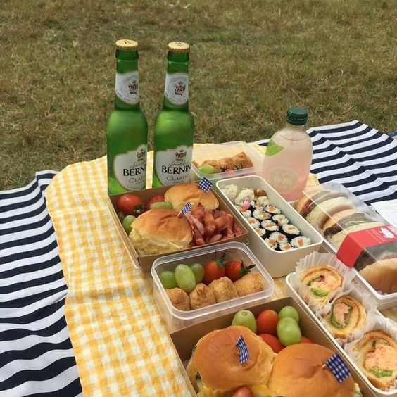 Signs That You're Stressed and Need a Picnic