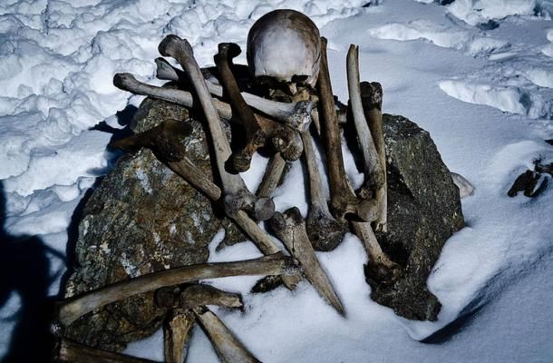 Kisah Misteri! Tulang Penghuni Danau Roopkund