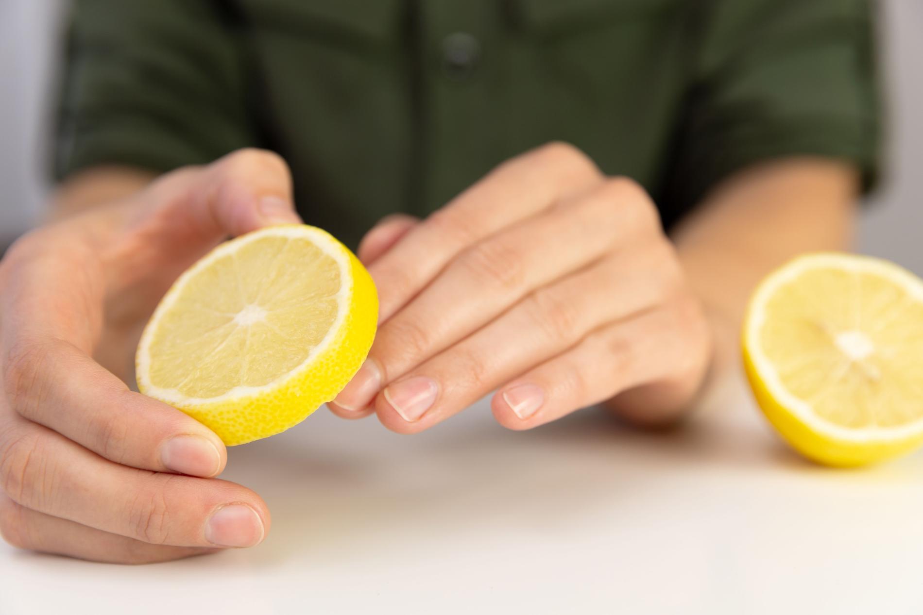 Jeruk Lemon Ternyata Bermanfaat Untuk Perawatan Kuku