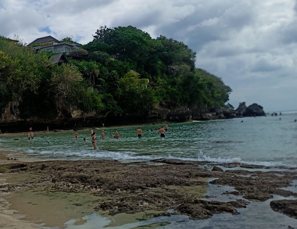 Keindahan Daya Tarik Wisata Pantai Labuan Sait di Pecatu Bali