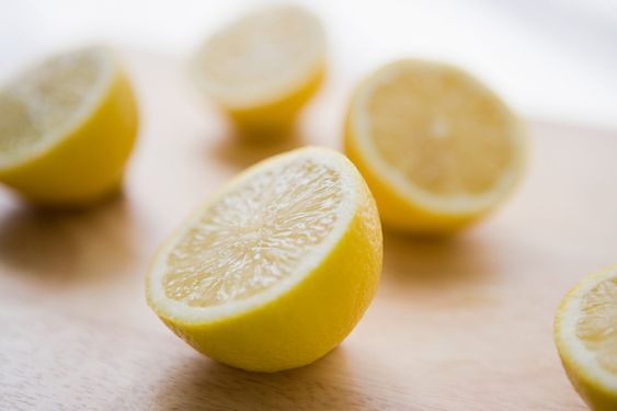 Bekas Jerawat Bisa di Atasi Dengan Lemon? Simak Penjelasannya